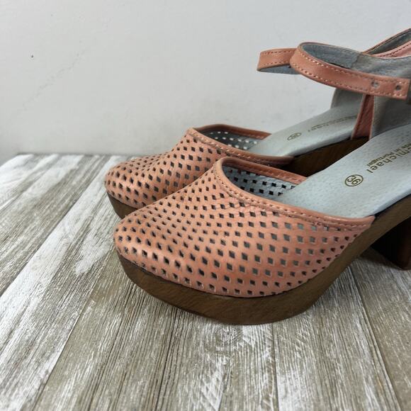 ERIC MICHAEL Womens 36 US 6-6.5 Dusty Pink Leather Heeled Mary Jane Clogs Shoes - Picture 2 of 11